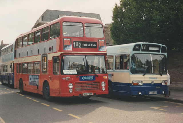 Cambus Limited 736 (SUB 794W) and 266 (PTD 671S) in Cambridge – 8 Jun 1990 (119-20A)