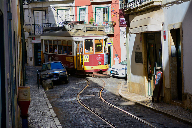 Lisbon 2018 – Trams in the Escolas Gerais