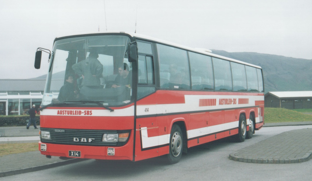 Austurleið-SBS 414 (X 14) at Ϸingvellir - 22 July 2002 (490-13)