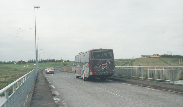 Austurleið-SBS 502 leaving Hella, Iceland – 22 July 2002 (490-21)