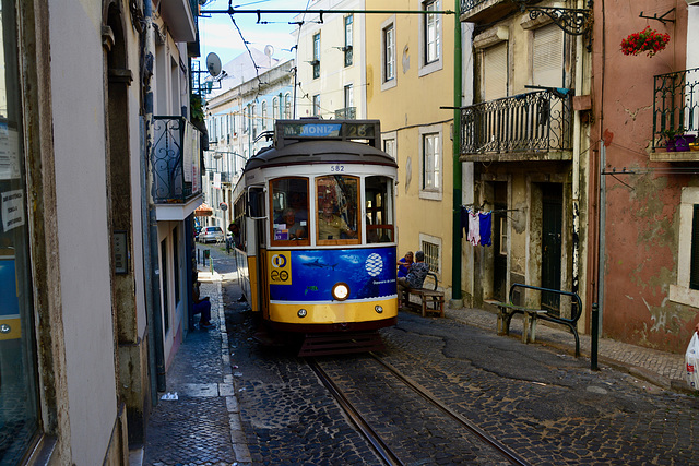 Lisbon 2018 – Trams in the Escolas Gerais