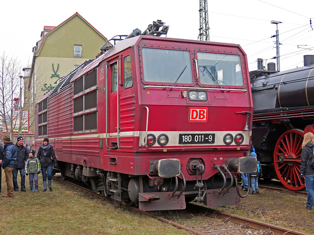 "Knödelpresse" - 180 011-9 zum 5. Dampfloktreffen Dresden Altstadt