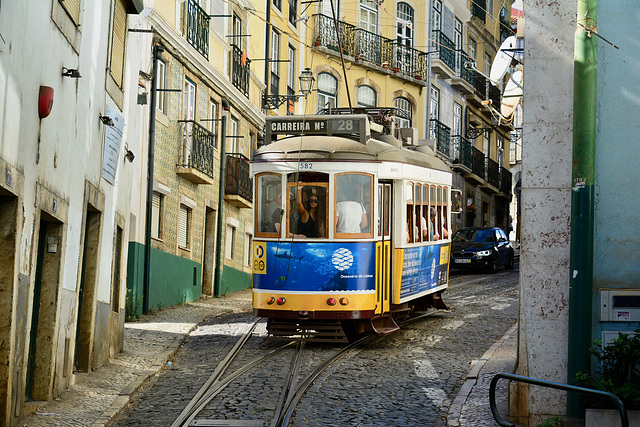 Lisbon 2018 – Trams in the Escolas Gerais