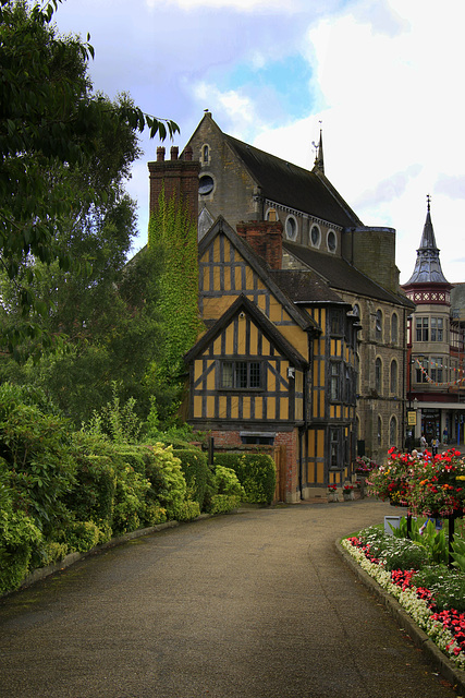 Shrewsbury Castle Gates