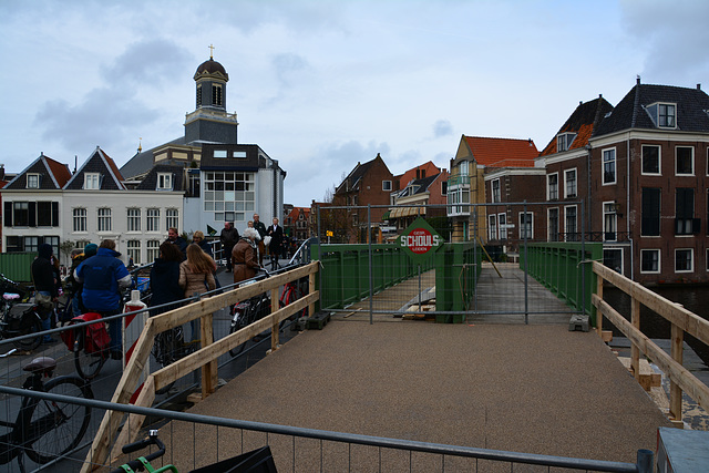 New temporary bridge over the River Rhine in Leiden