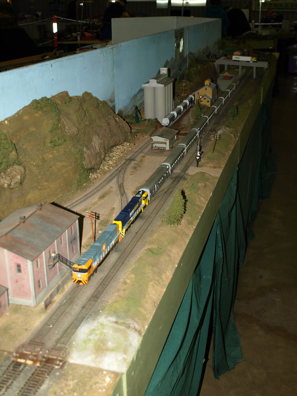 2019 TmbaModelTrainX 6012168