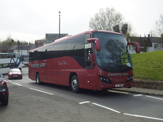 DSCF3210 Country Lion JB 3890 in Earls Barton - 21 Apr 2016