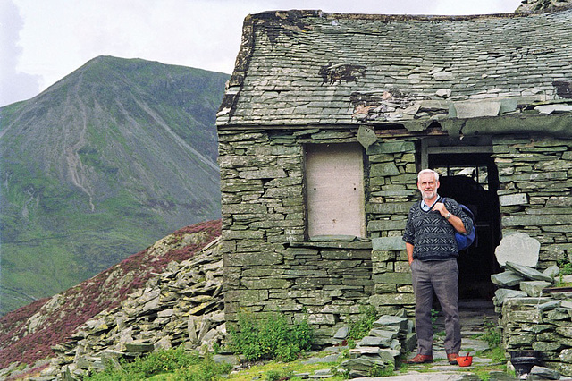 Hut at Dubs Quarry (scan from Aug 1992)