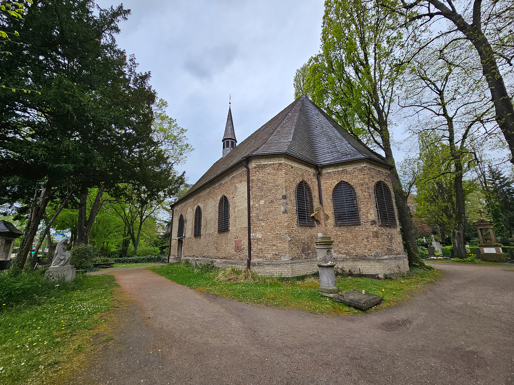 Köln  - Kapelle St. Maria Magdalena und Lazarus auf dem Melatenfriedhof