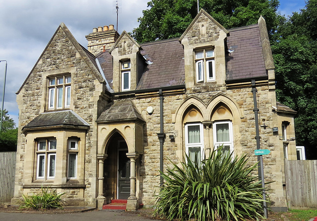 putney vale cemetery, london