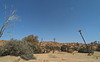 Ciel bleu sur paysage désertique