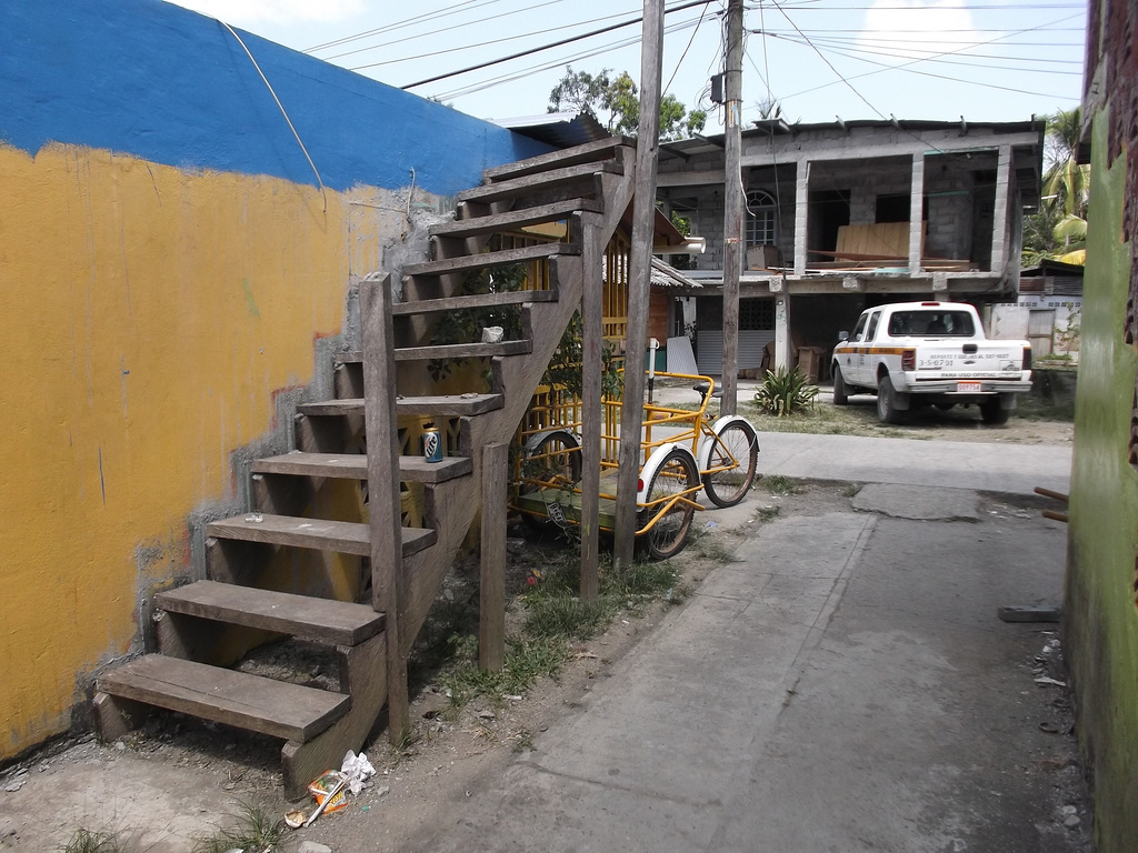 Escalera y lata lite / Trouvez la cannette....