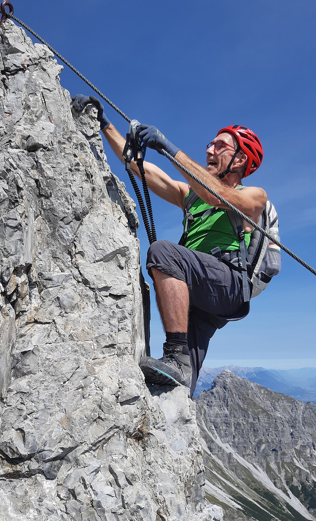 Climbing the Ox Wall (3)