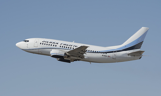 Sierra Pacific Airlines Boeing 737 N708S