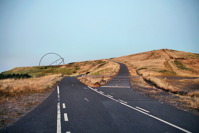 Abzweig der Straße (Halde Hoheward, Herten) / 24.06.2023