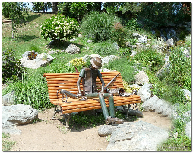 Scultura  nei giardini del Borgo medievale