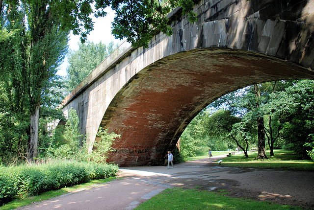 Eisenbahn-Brücke