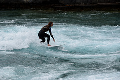 Fluss Surfer