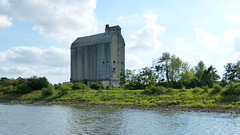 Ein einsamer Speicher bei Schönebeck