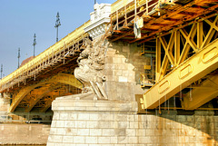 Under the Margaret Bridge... ©UdoSm