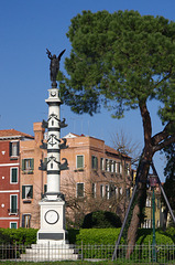 Nautical victory column