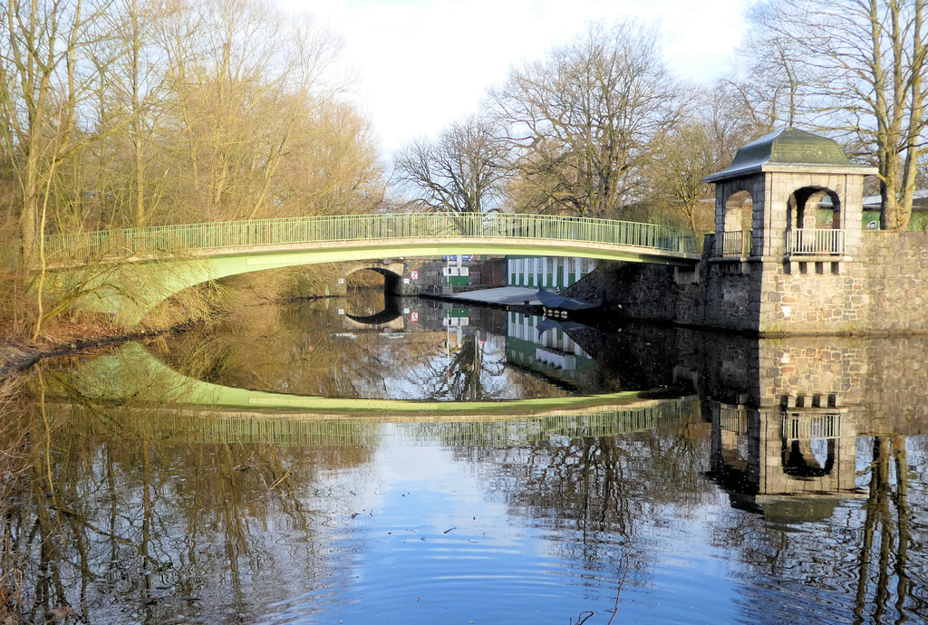 HFF: Die Hayns-Park-Brücke (4xPiP)