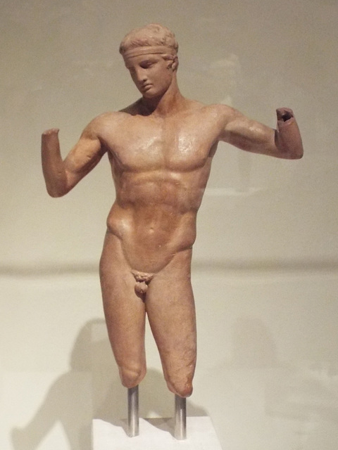 Terracotta Statuette of the Diadoumenos in the Metropolitan Museum of Art, July 2016