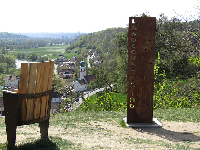 Blick zur Pfarrkirche Premberg