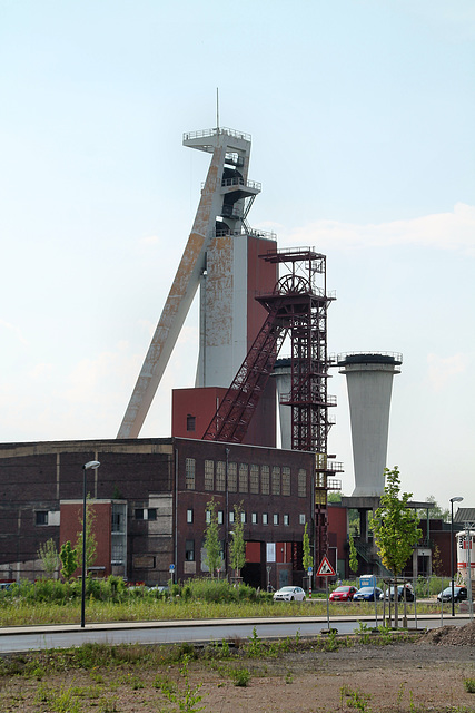 Blick auf die Fördergerüste der ehem. Zeche Schlägel & Eisen 3/4/7 (Herten-Langenbochum) / 22.04.2018