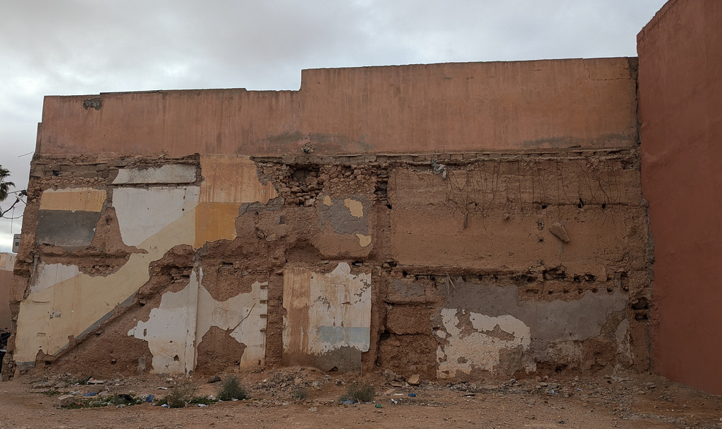 Un mur en décrépitude / A decaying wall