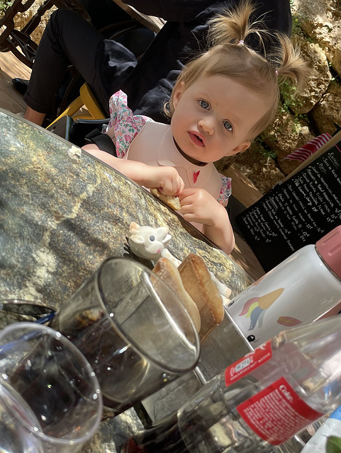 Je me tiens bien au resto !!!