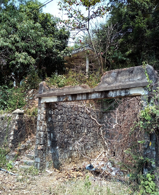 Spooky ruins / Rovine spettrali