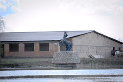 Die Pferdskulptur an Jermakiw-Insel