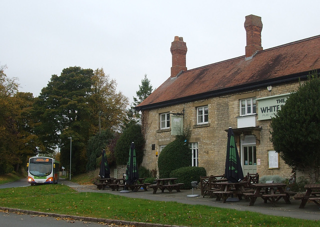 HTT: Centrebus 759 (AN09 BUS) at Empingham - 28 Oct 2016 (DSCF5784)