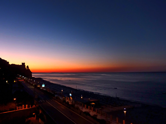 Ora blu -  alba a Finale Ligure