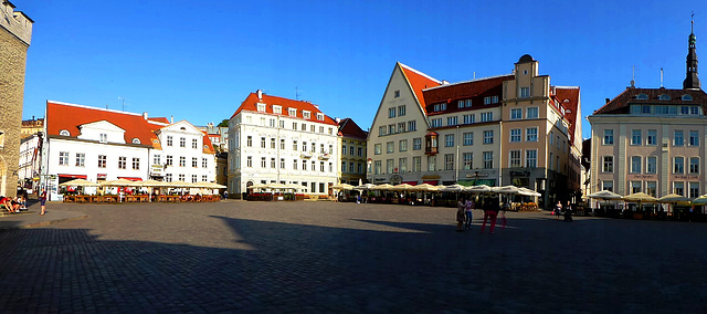 EE - Tallinn - Town Hall Square