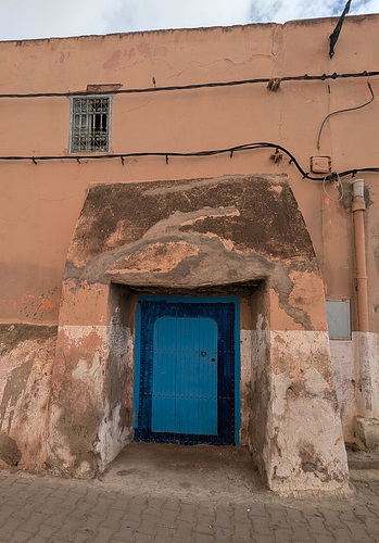 Blue door no-19 / Porte bleue numéro 9
