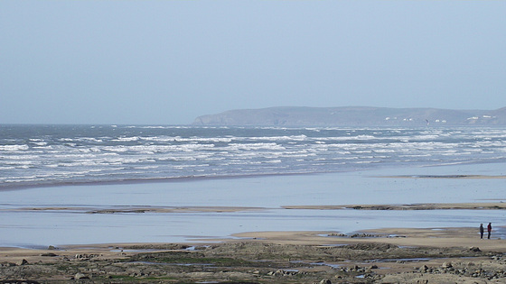 The sharp wind was making lots of waves