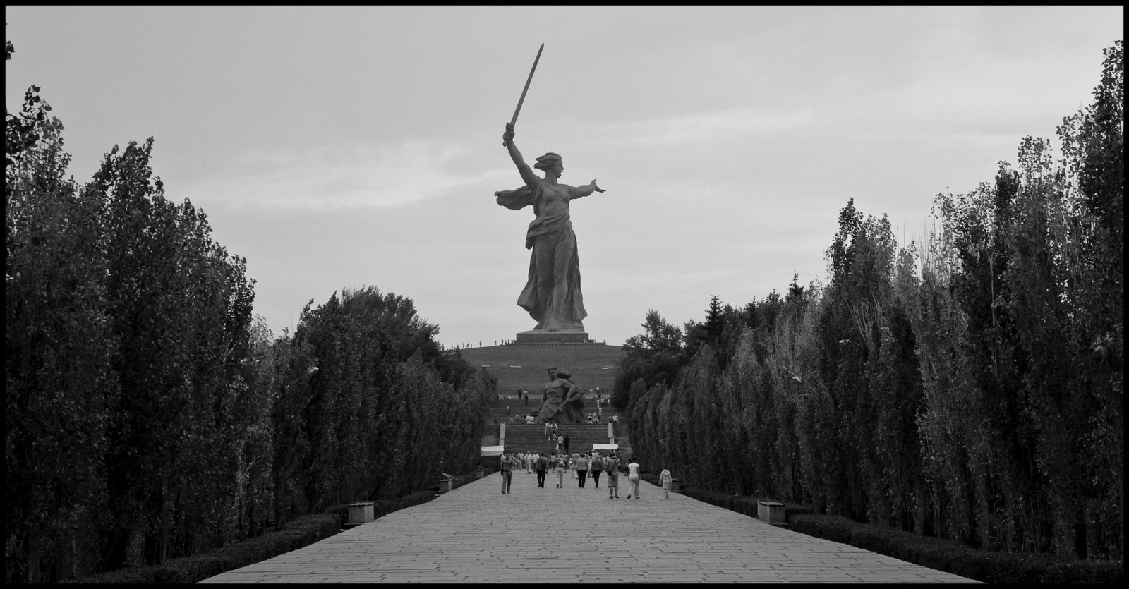 The approach to the Motherland