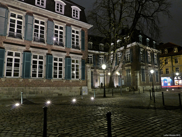 Düsseldorf - Filmmuseum am Abend