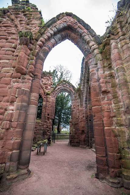 Arches in the ruins of the chapter house1