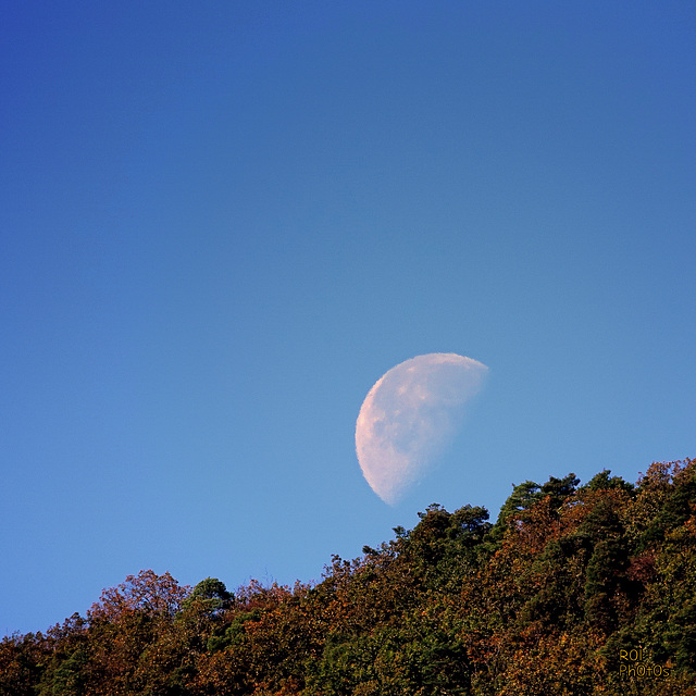 13h:18":10, et voir la Lune en plein Jour..!