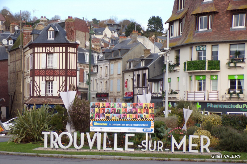 TROUVILLE (29)