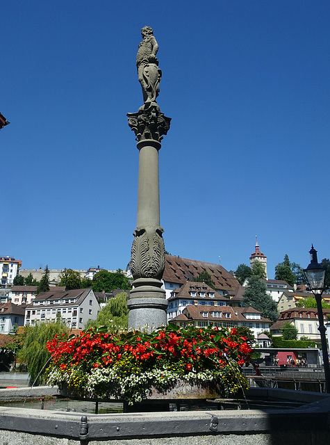 Brunnen am Reusssteg in Luzern