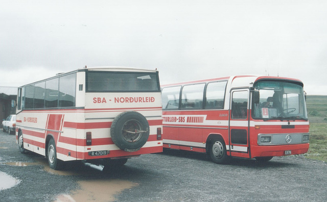SBA-Norðurleið R 47019 and Austurleið-SBS X 878 at Gullfoss, Iceland – 22 July 2002 (489-23A)