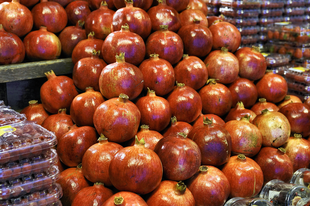 Pomegranates – Whole Foods Market, Glasshouse Street, Soho, London, England