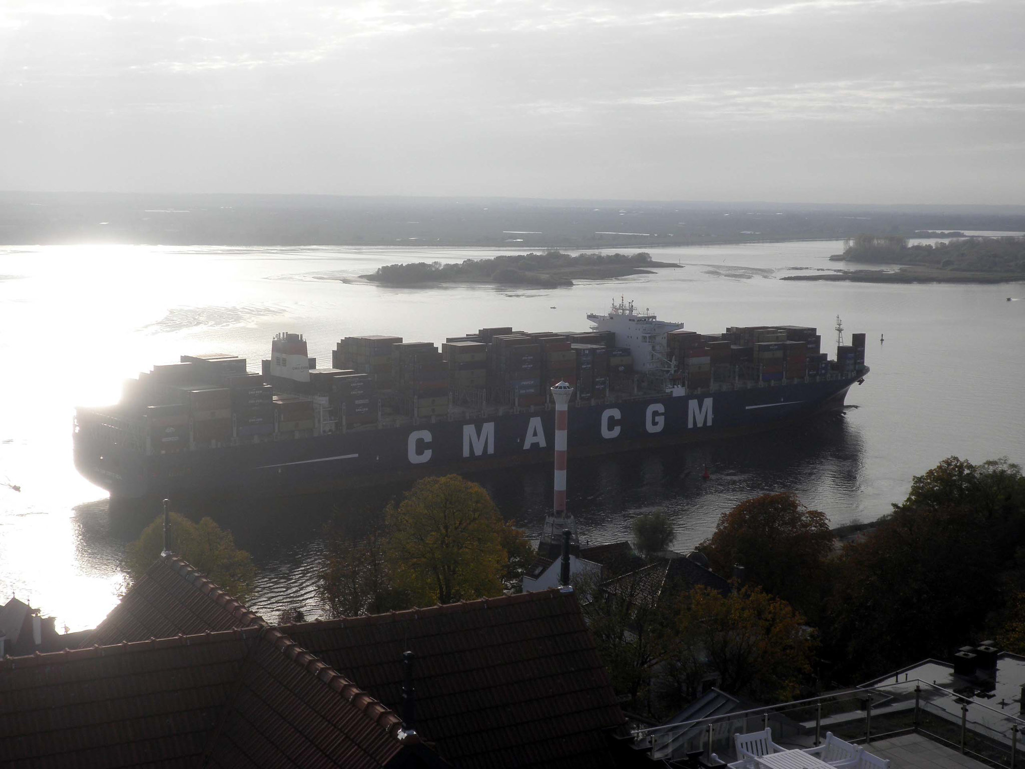 CMA CGM CORTE REAL vor Blankenese