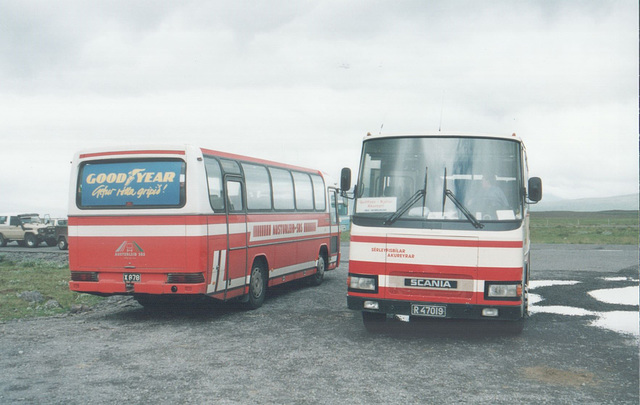 SBA-Norðurleið R 47019 and Austurleið-SBS X 878 at Gullfoss, Iceland – 22 July 2002 (489-24A)