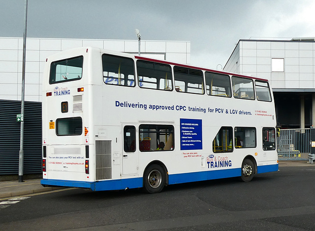 East Yorkshire 9916 (665 EYL) (W544 WGH) in Hull - 2 May 2019 (P1010116) East Yorkshire 9916 (665 EYL) (W544 WGH) in Hull - 2 May 2019 (P1010116)