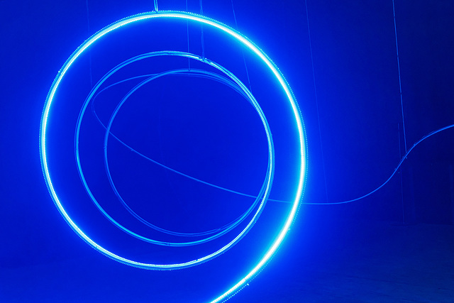 La lumière est courbe